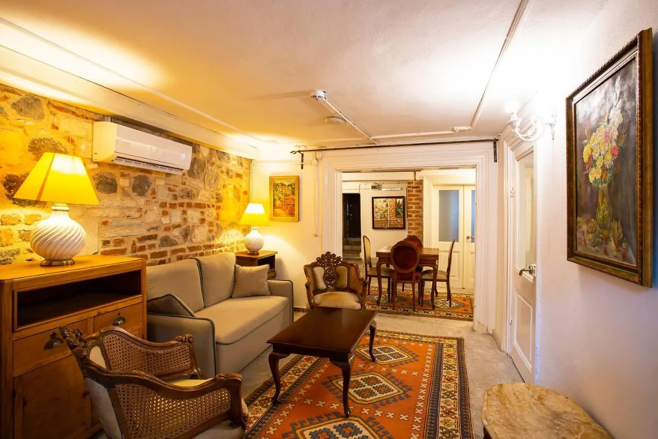 Mansion With Lemon Tree Apartment Izmir