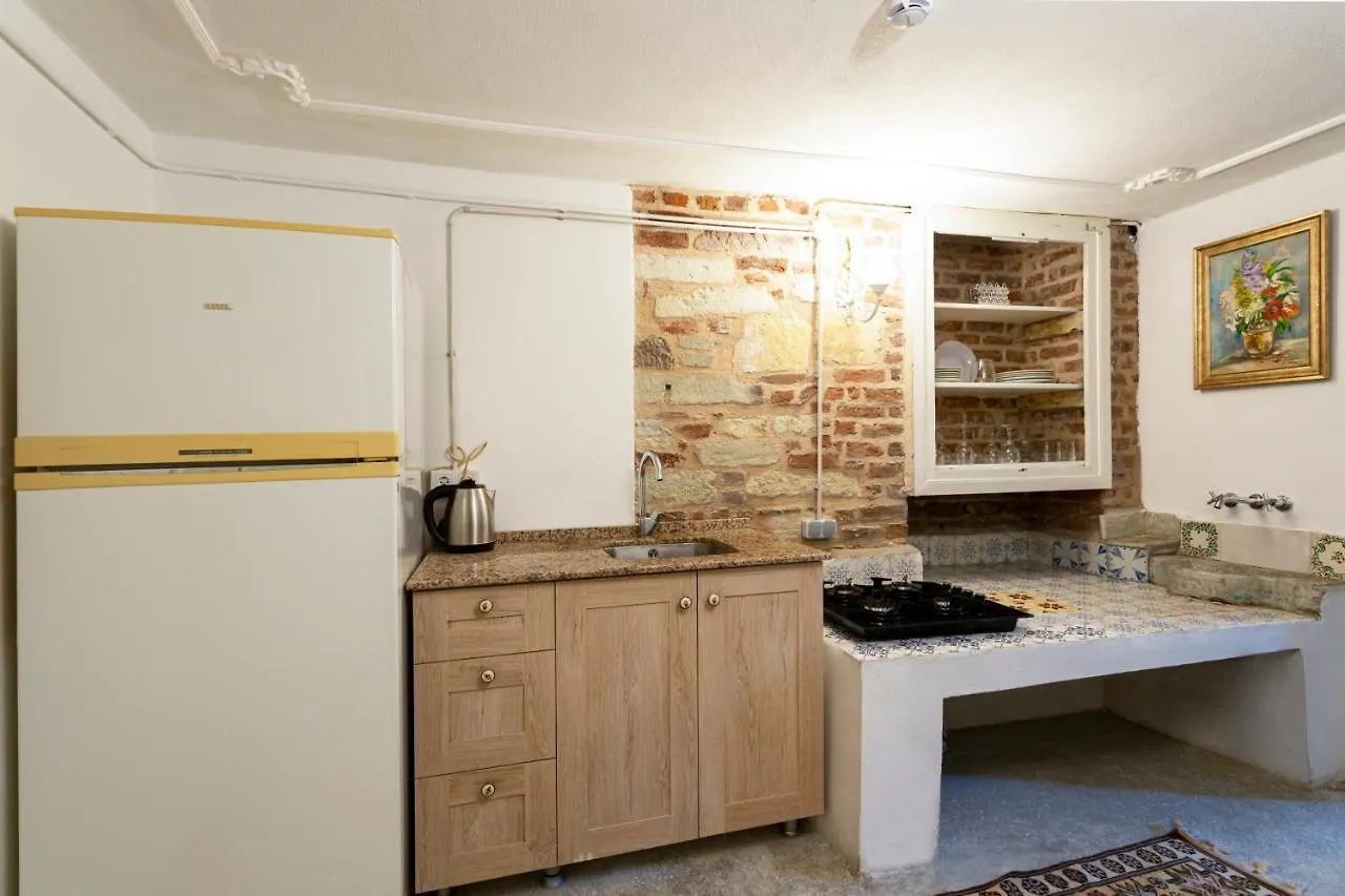 Mansion With Lemon Tree Apartment Izmir 0*,