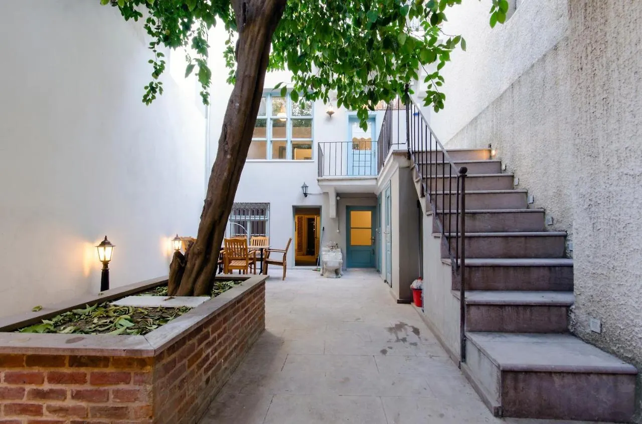 Mansion With Lemon Tree Apartment Izmir Turkey