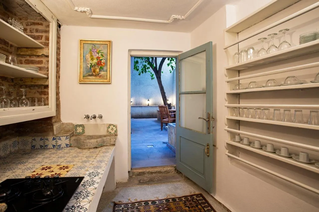Mansion With Lemon Tree Apartment Izmir