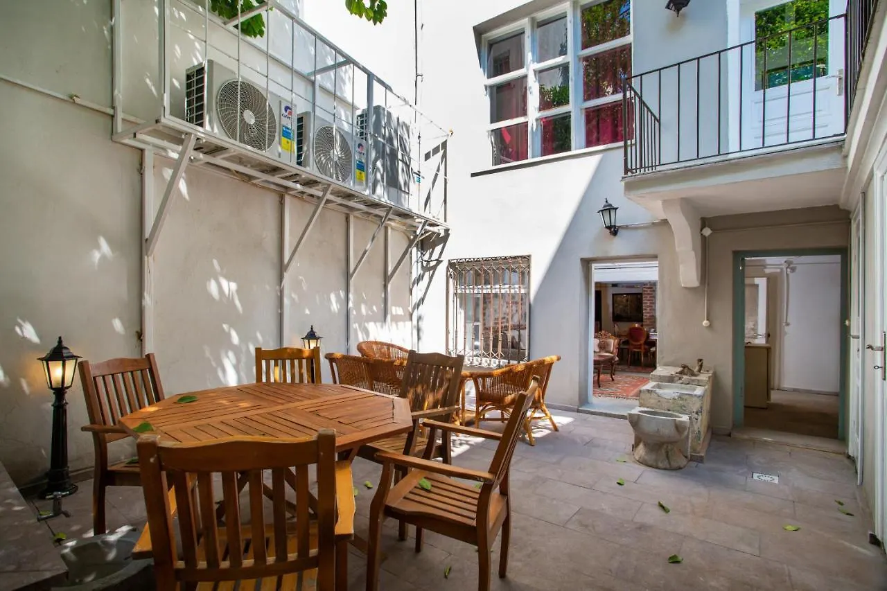 Mansion With Lemon Tree Apartment Izmir