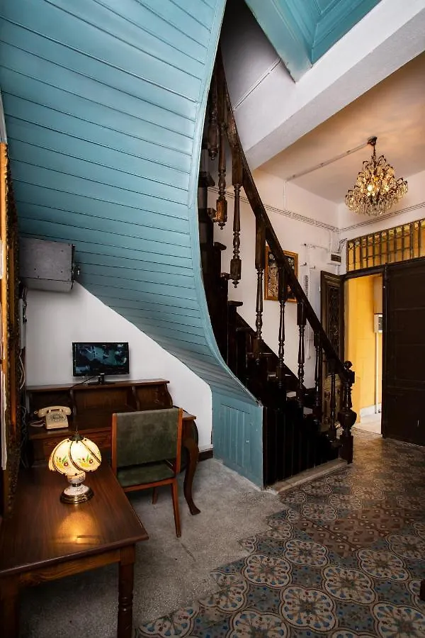 Mansion With Lemon Tree Apartment Izmir Turkey