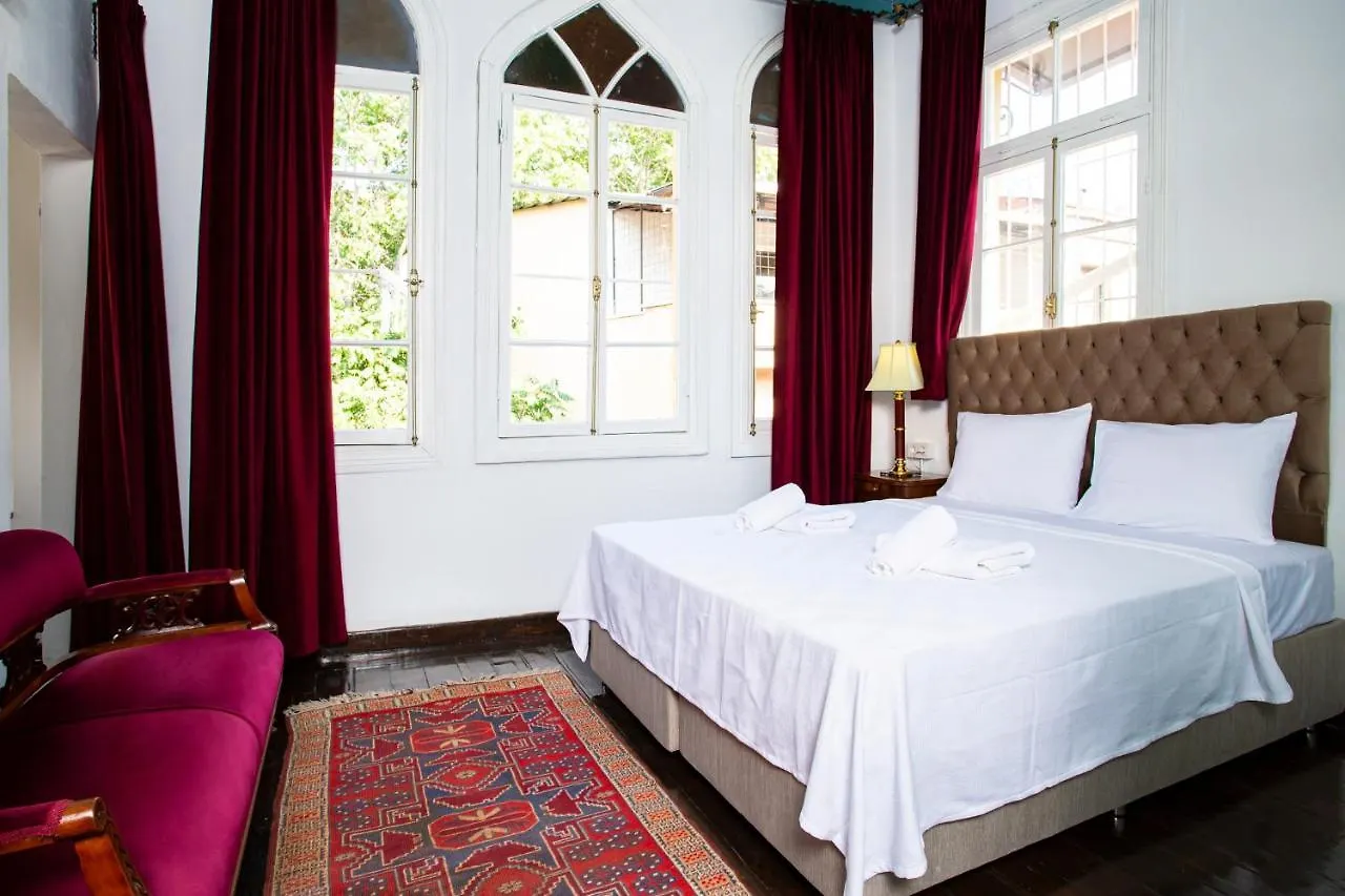 Mansion With Lemon Tree Apartment Izmir Turkey