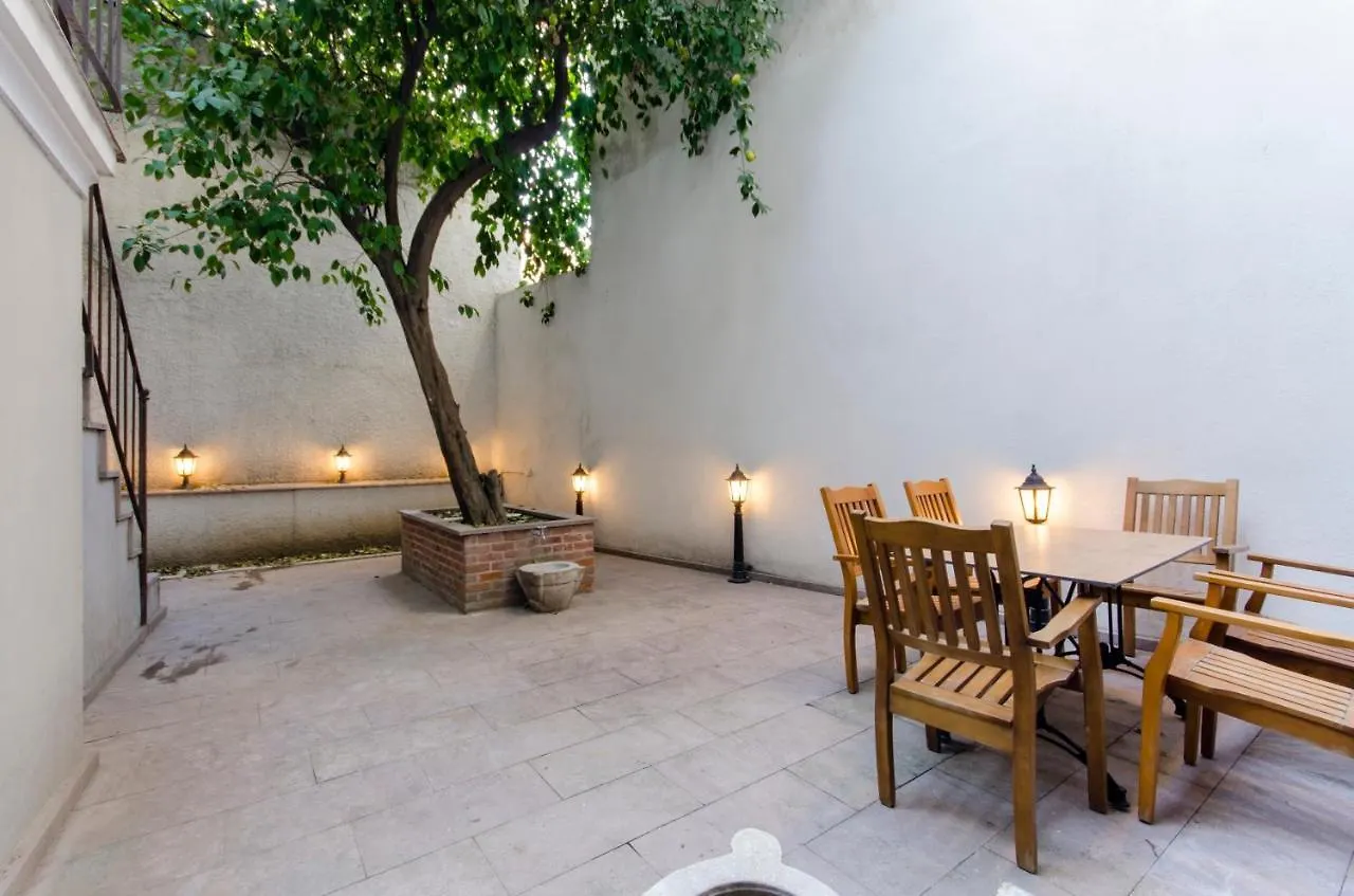 Mansion With Lemon Tree Apartment Izmir